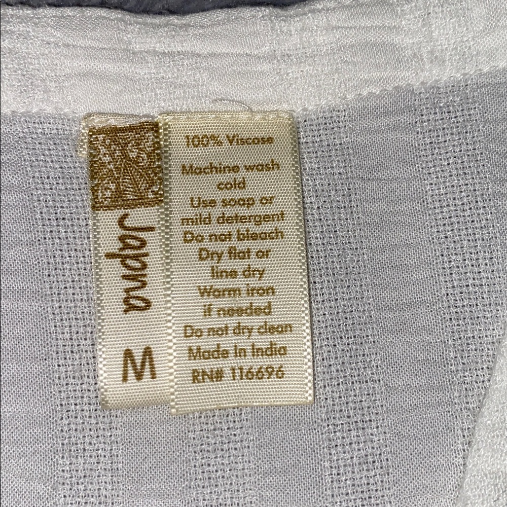 JAPNA Elegant White Button-Down Peplum Top SIZE Medium 100% Vicose - Picture 6 of 8